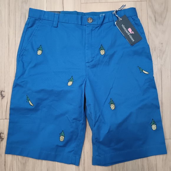 Vineyard Vines Other - Vineyard Vines pineapple breaker shorts